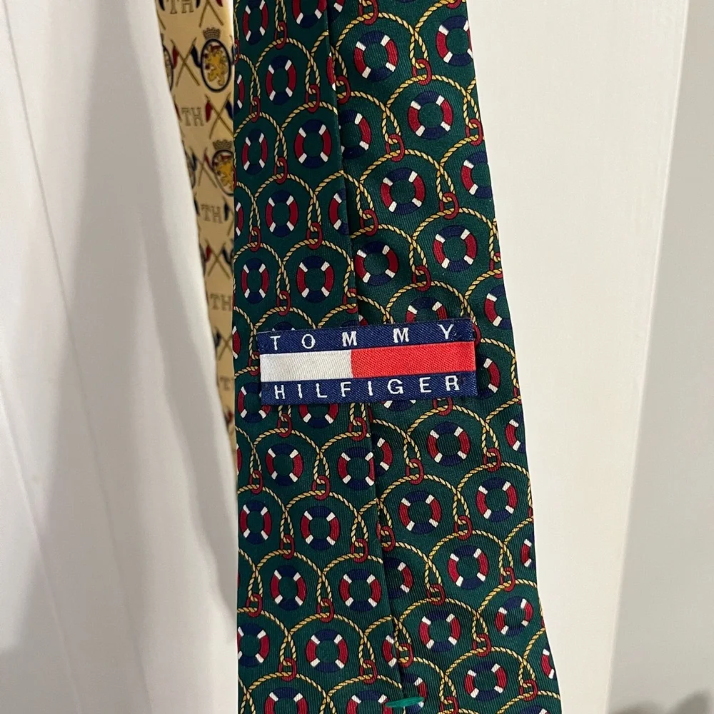 100% silk vintage Tommy Hilfiger nautical tie